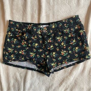 Ambiance Apparel Black Floral Denim Shorts • Boho Indie Style Size M Cottagecore